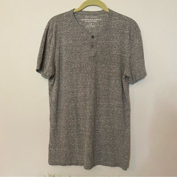 American Eagle Outfitters Men's Athletic Fit Gray Short Sleeve Shirt Size Small - Picture 1 of 9